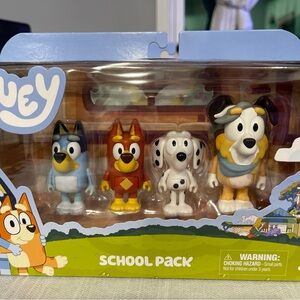 Bluey school pack figurines
